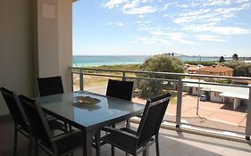 Spinnakers By Rockingham Apartments